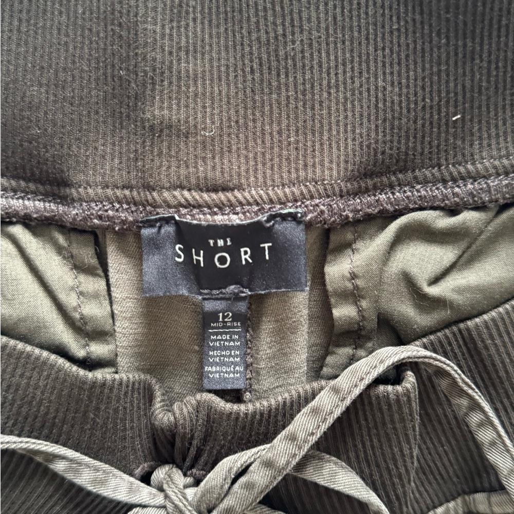 White House Black Market Green shorts size 12 - Picture 7 of 11